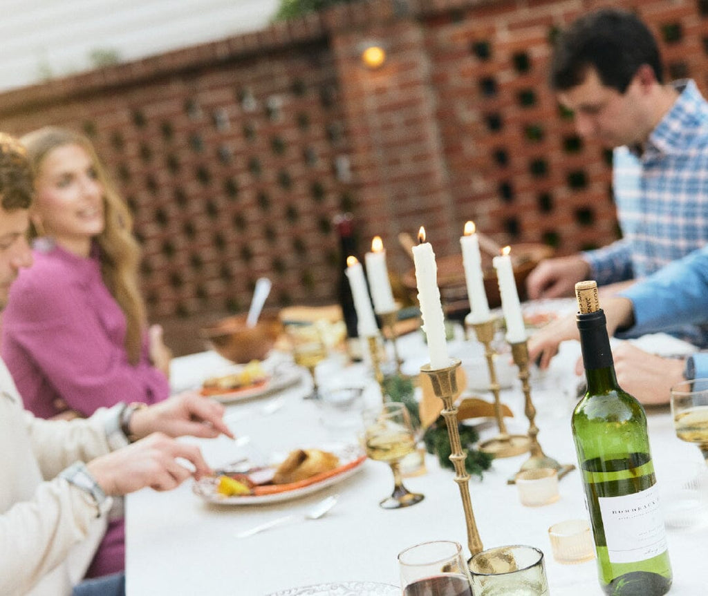 Friendsgiving: Hosting Tips, Traditions & Outfit Ideas