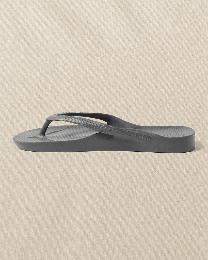 Archies Charcoal Arch Support Flip Flop | Southern Tide display picture 1