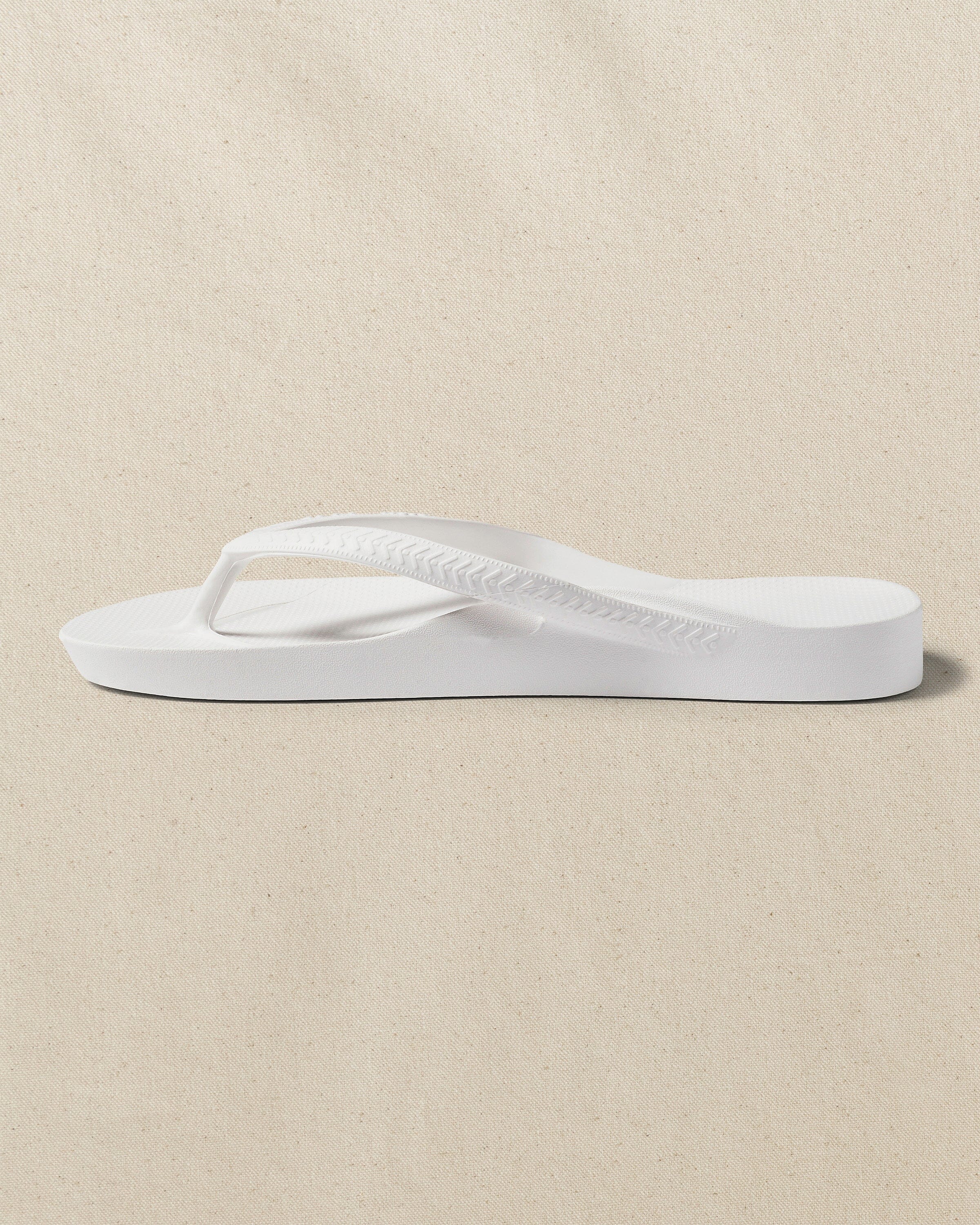 Archies Classic White Arch Support Flip Flop | Southern Tide