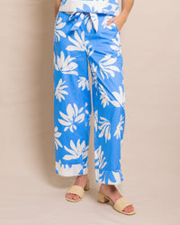 Avery Leafy Luxe Printed Pant