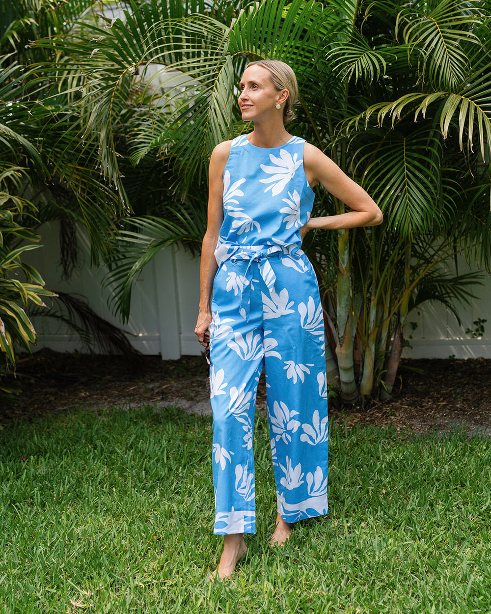 The lifestyle view of the Southern Tide Avery Leafy Luxe Printed Pant by Southern Tide - Boat Blue