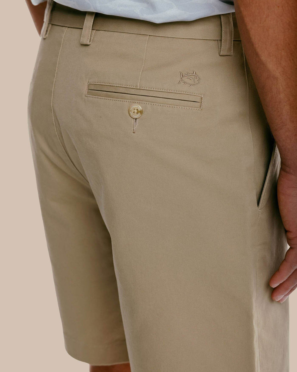 The pocket view of the Men's New Channel Marker 9 Inch Short by Southern Tide - Sandstone Khaki
