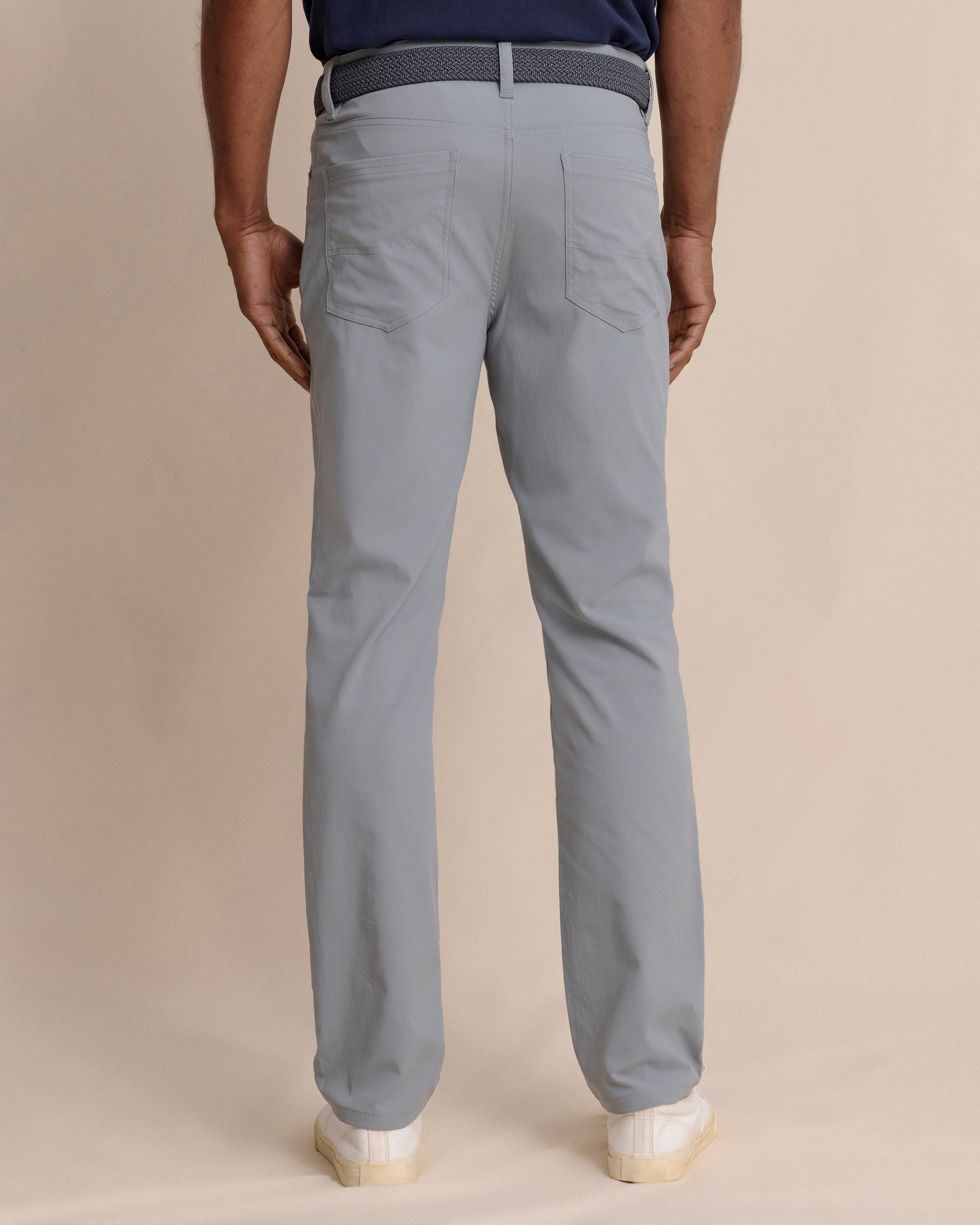 Men's Slim Fit Performance Chino Pants – Grey | Southern Tide