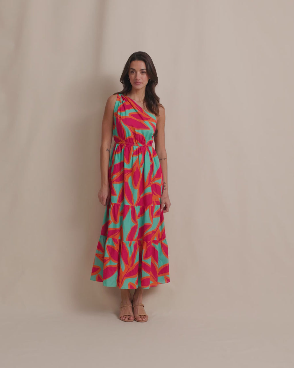 The video view of the Southern Tide Analeah Garden Glory Printed Maxi Dress by Southern Tide - Mint