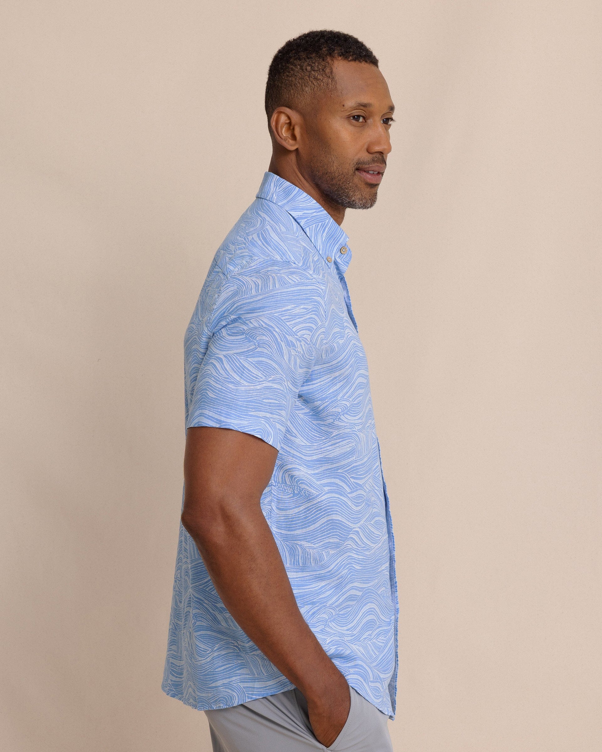 【SIWEM】LIGHT TWEED WAVE SHIRT Men's Rolling Waves Short Sleeve Sport Shirt | Southern Tide