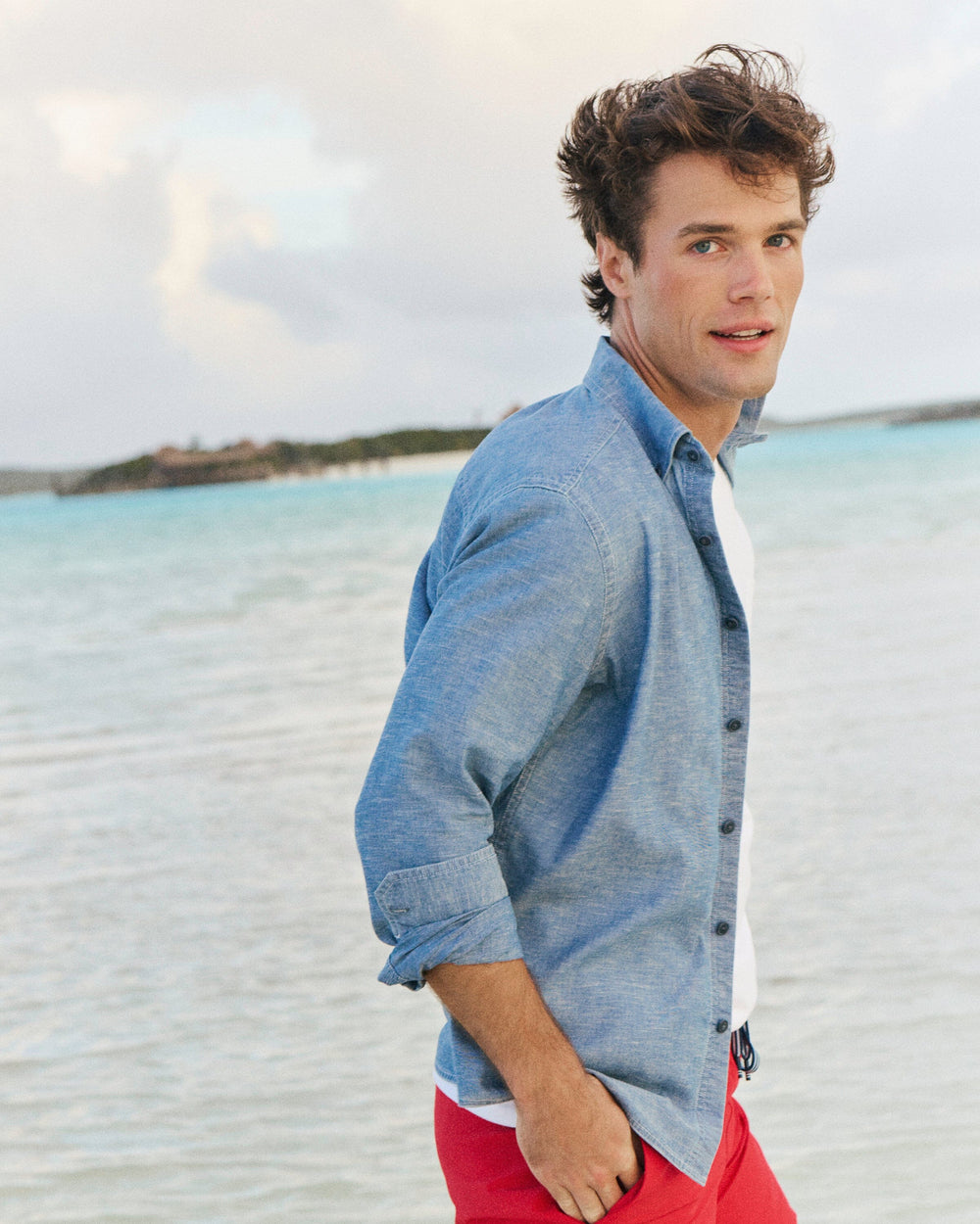 Southern Tide Men's Browny Beach Chambray Sport Shirt Blue Chambray (Size S) 100% Cotton Chambray Southern Tide Men's Browny Beach Chambray Sport Shirt Blue Chambray (Size S) 100% Cotton Chambray