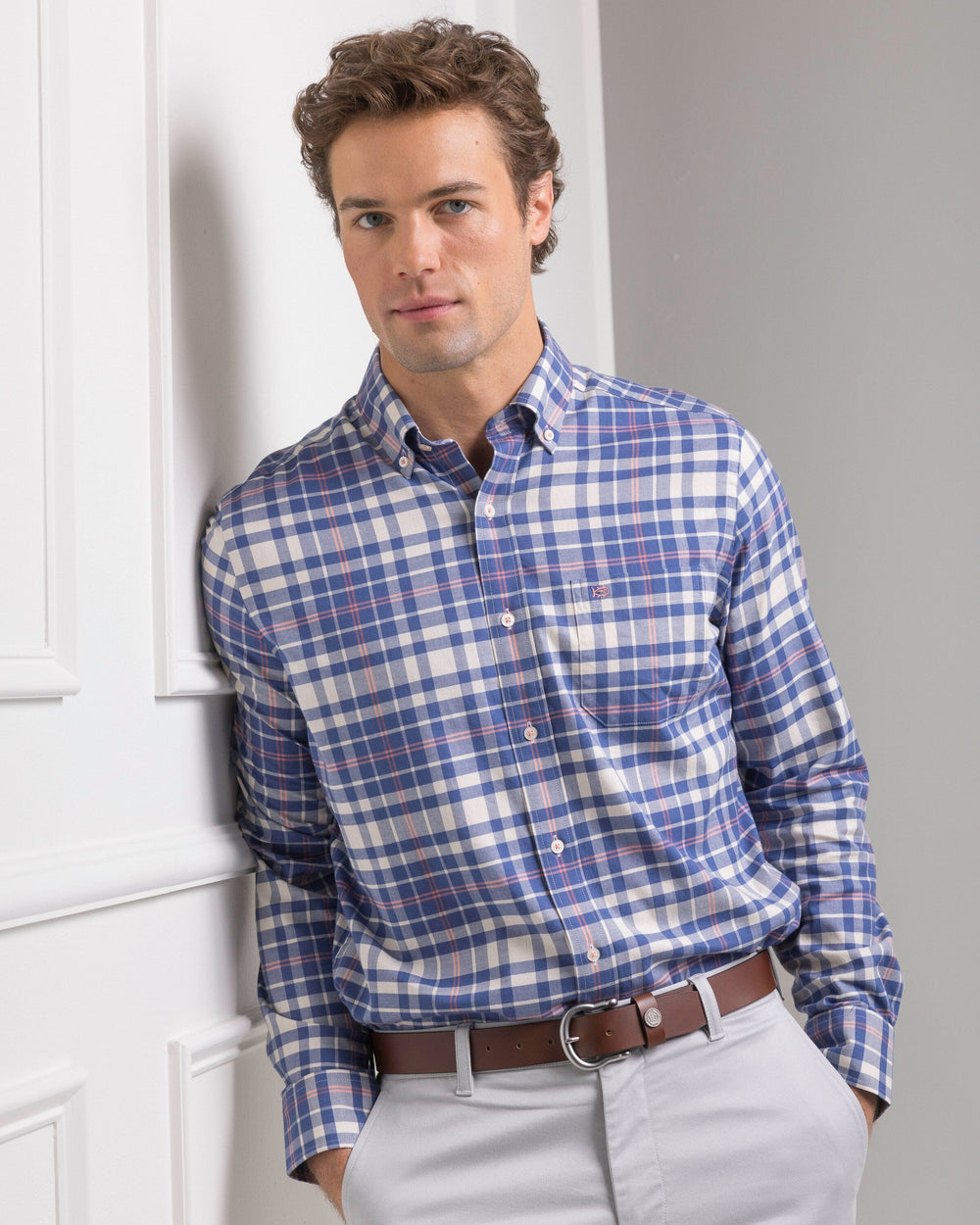 The front view of the Southern Tide Sandy Shores Heather Skipjack Sport Shirt by Southern Tide - Heather Nautical Blue