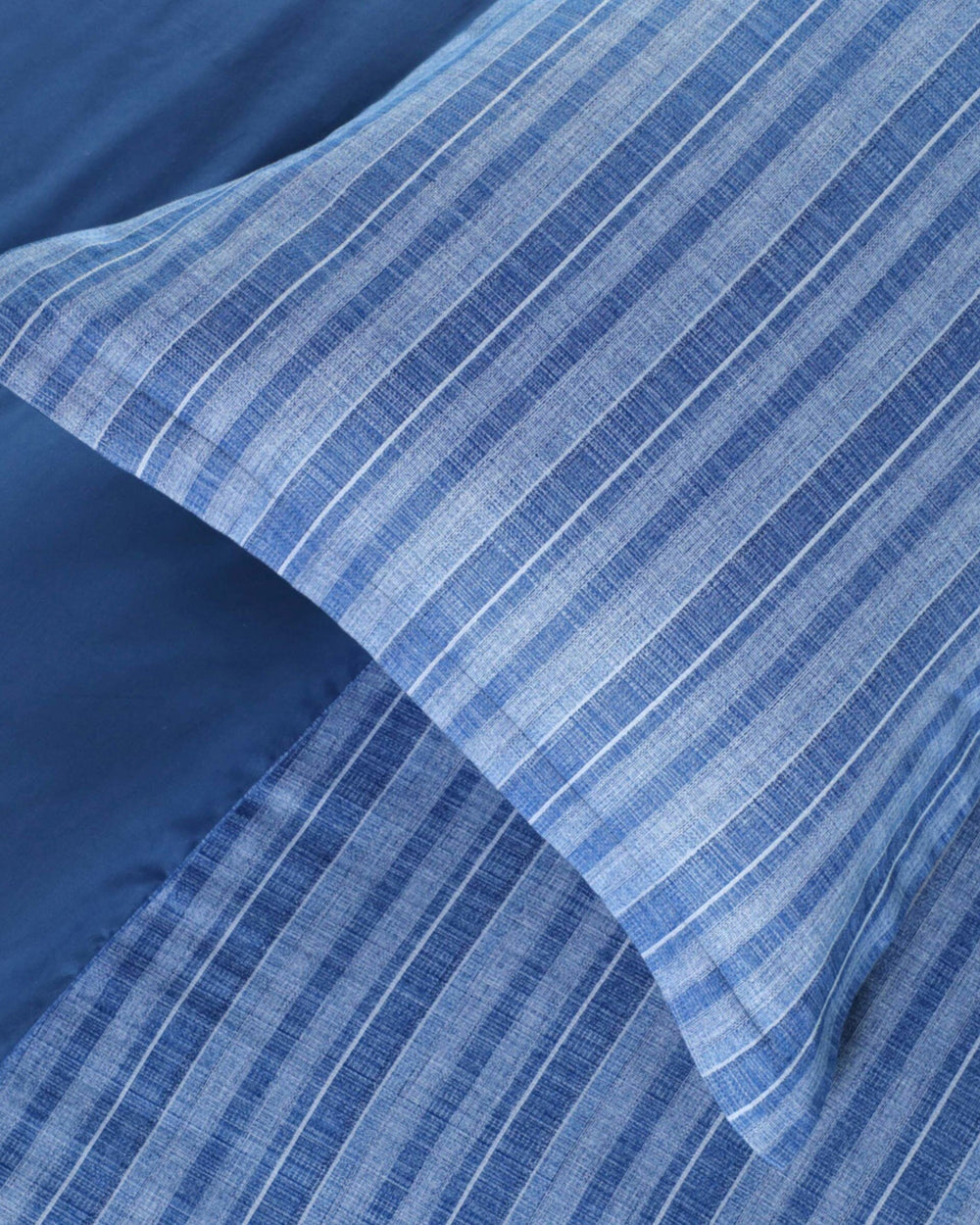 The detail view of the Southern Tide Seafarer Comforter Set by Southern Tide - Blue
