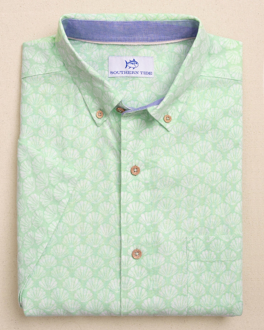 Southern Tide Men's Seashell Cove Linen Rayon Short Sleeve Sport Shirt Green Ash (Size S) 55% Linen 45% Rayon Southern Tide Men's Seashell Cove Linen Rayon Short Sleeve Sport Shirt Green Ash (Size S) 55% Linen 45% Rayon