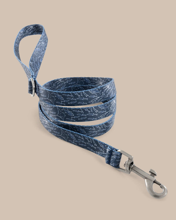 The front view of the Southern Tide ST x Pawsitivity Schooling Fish Dog Leash by Southern Tide - Dress Blue