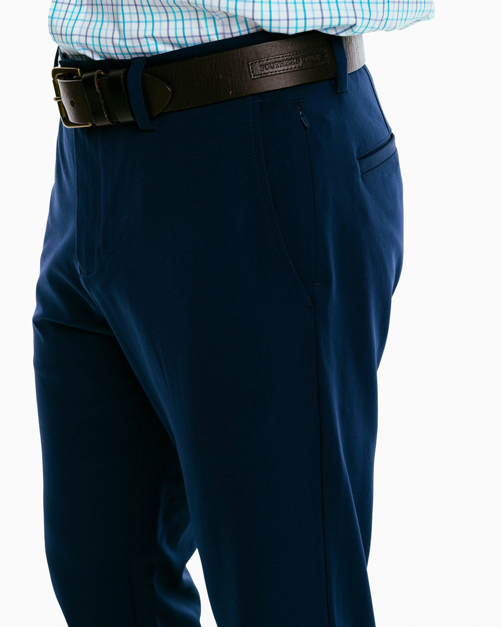 The side view of the Men's Jack Performance Pant by Southern Tide - True Navy