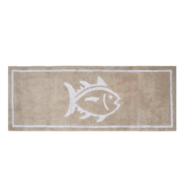 The front of the Southern Tide Skipjack Bath Runner - Sand