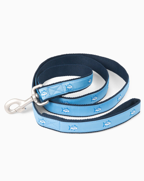 The detail of the Southern Tide Skipjack Dog Leash by Southern Tide - Ocean Channel