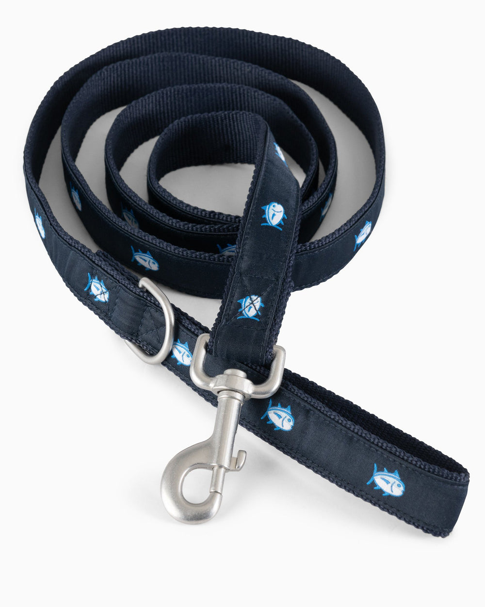 The detail of the Southern Tide Skipjack Dog Leash by Southern Tide - True Navy