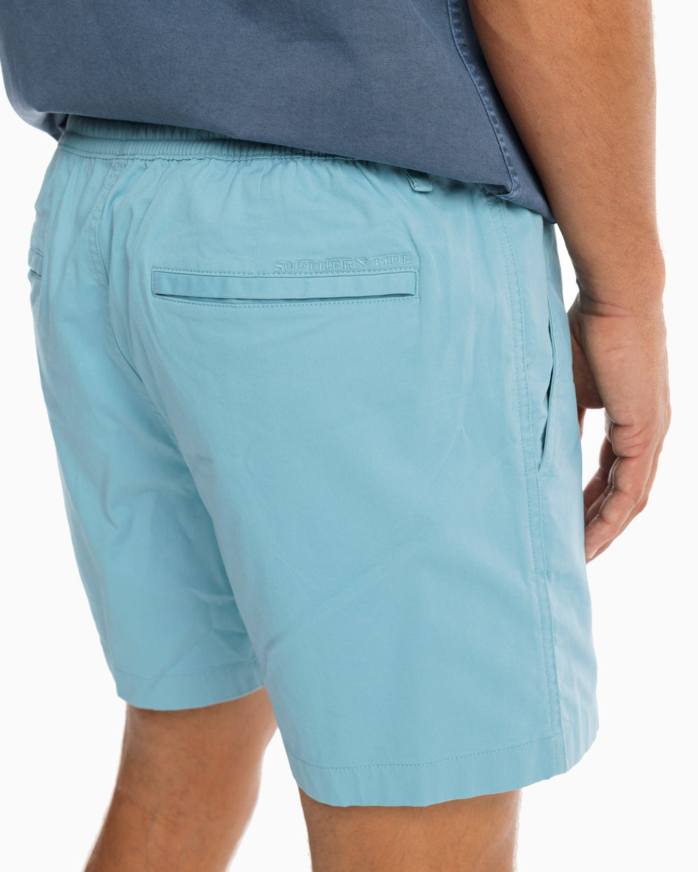 The model pocket view of the Sun Farer 6 inch short - Ocean Teal